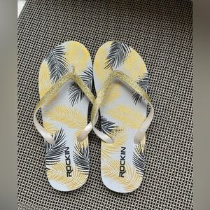 Rockin Tropical Palm Print Flip Flops with Gold Glitter Straps